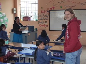 weltwaerts-Freiwilligendienst in Ecuador-Klasse im Unterricht in Quinchuqui