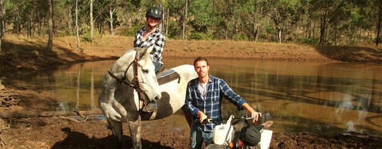 Work and Traveller arbeiten in einem Farm in Australien