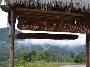 weltwaerts-Freiwilligendienst in Ecuador-Schild vom Projekt Selva Vida 