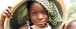 weltwaerts Freiwilligendienst in Ghana-Maedchen mit Hut