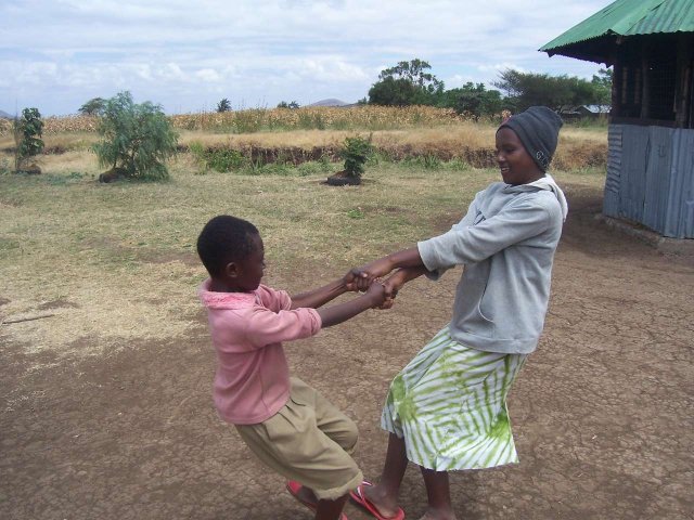 Volunteer in Tansania, Freiwilligenarbeit, Erfahrungen sammeln, spielen mit Kindern, KulturLife